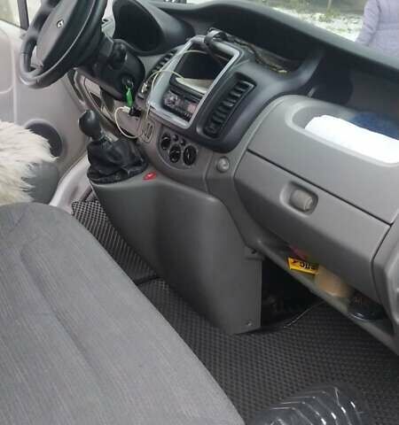 Белый Рено Трафик, объемом двигателя 2 л и пробегом 208 тыс. км за 12500 $, фото 8 на Automoto.ua