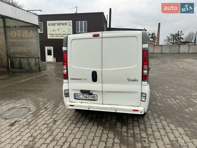 Белый Рено Трафик, объемом двигателя 2 л и пробегом 220 тыс. км за 9999 $, фото 5 на Automoto.ua