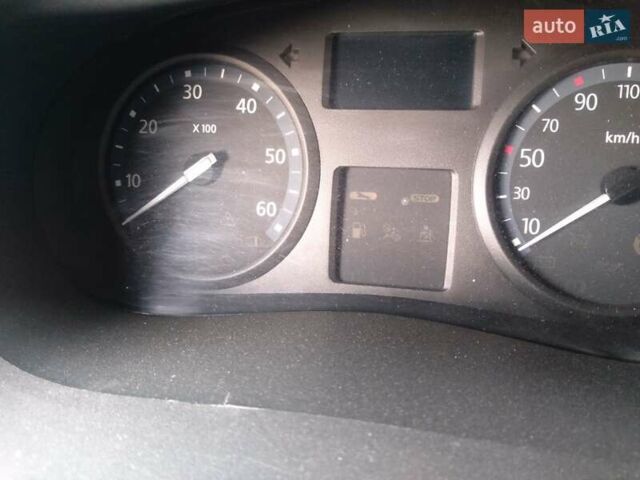 Белый Рено Трафик, объемом двигателя 2 л и пробегом 300 тыс. км за 10100 $, фото 25 на Automoto.ua