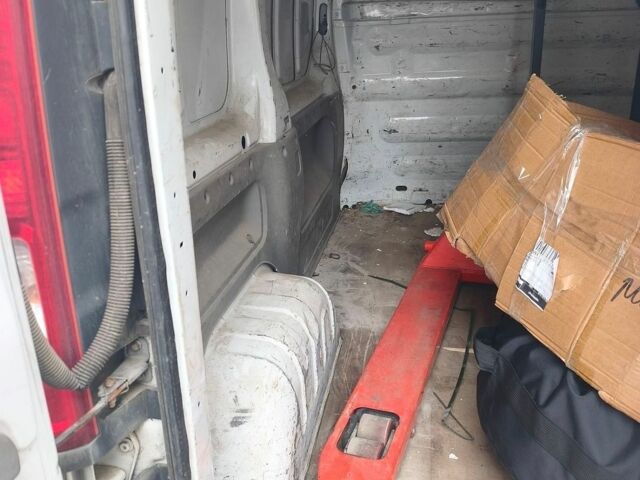 Білий Рено Трафік, об'ємом двигуна 2 л та пробігом 296 тис. км за 5500 $, фото 4 на Automoto.ua