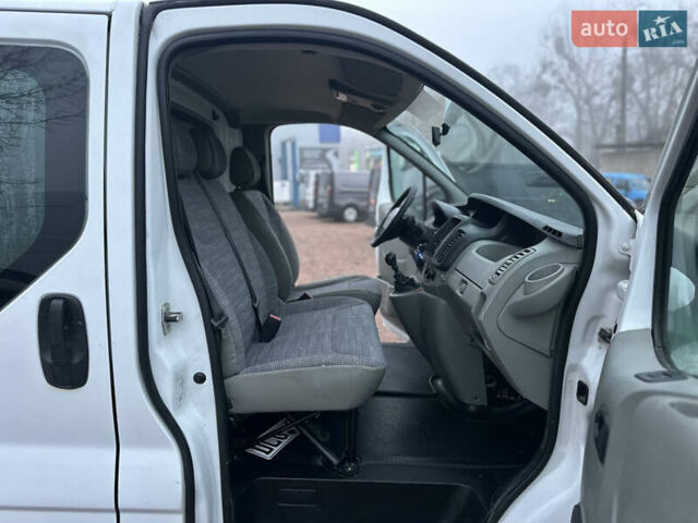 Белый Рено Трафик, объемом двигателя 2 л и пробегом 282 тыс. км за 13300 $, фото 16 на Automoto.ua