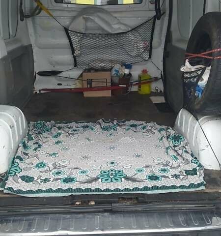 Белый Рено Трафик, объемом двигателя 2 л и пробегом 208 тыс. км за 12500 $, фото 3 на Automoto.ua