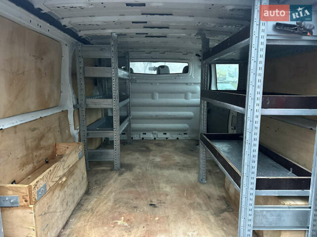 Белый Рено Трафик, объемом двигателя 2 л и пробегом 282 тыс. км за 13300 $, фото 22 на Automoto.ua