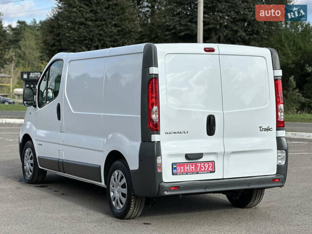 Белый Рено Трафик, объемом двигателя 2 л и пробегом 253 тыс. км за 10700 $, фото 7 на Automoto.ua