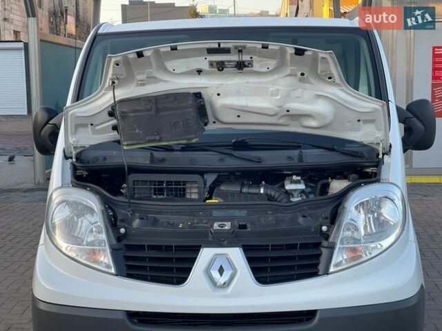 Білий Рено Трафік, об'ємом двигуна 2 л та пробігом 221 тис. км за 12700 $, фото 74 на Automoto.ua