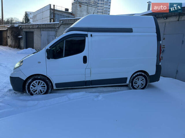 Белый Рено Трафик, объемом двигателя 2 л и пробегом 368 тыс. км за 11500 $, фото 3 на Automoto.ua