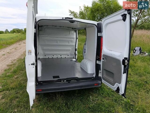 Білий Рено Трафік, об'ємом двигуна 2 л та пробігом 254 тис. км за 9200 $, фото 3 на Automoto.ua