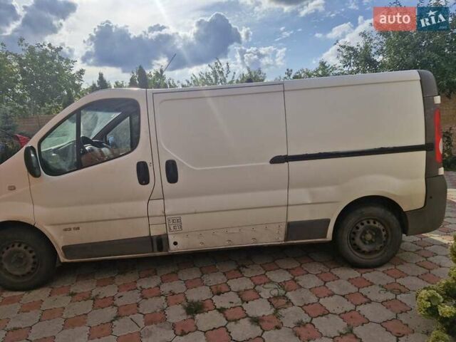 Белый Рено Трафик, объемом двигателя 2 л и пробегом 245 тыс. км за 8500 $, фото 7 на Automoto.ua