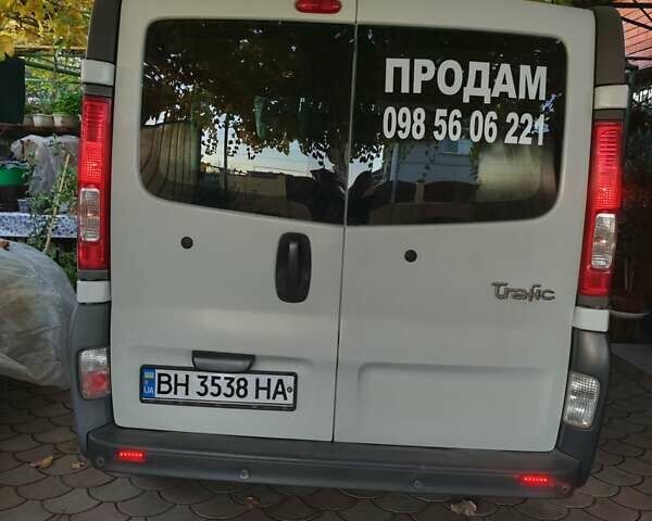 Білий Рено Трафік, об'ємом двигуна 2 л та пробігом 400 тис. км за 11000 $, фото 23 на Automoto.ua