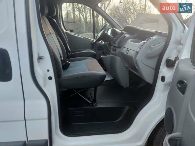 Белый Рено Трафик, объемом двигателя 2 л и пробегом 164 тыс. км за 14100 $, фото 16 на Automoto.ua
