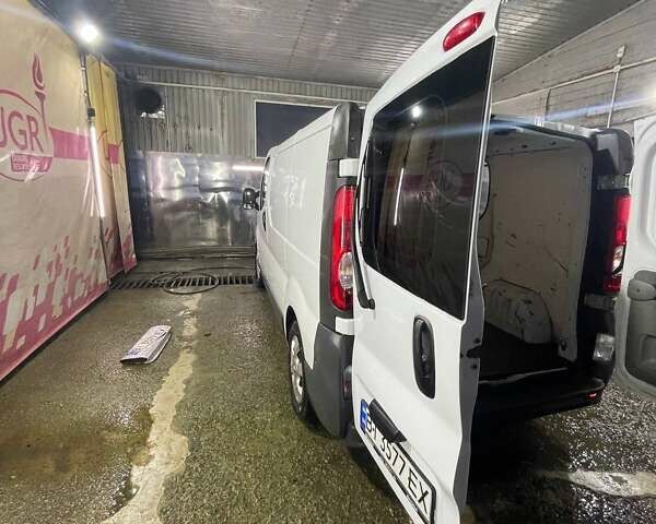 Белый Рено Трафик, объемом двигателя 2 л и пробегом 255 тыс. км за 10500 $, фото 33 на Automoto.ua
