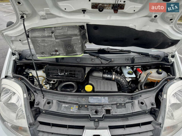 Белый Рено Трафик, объемом двигателя 2 л и пробегом 265 тыс. км за 12850 $, фото 39 на Automoto.ua