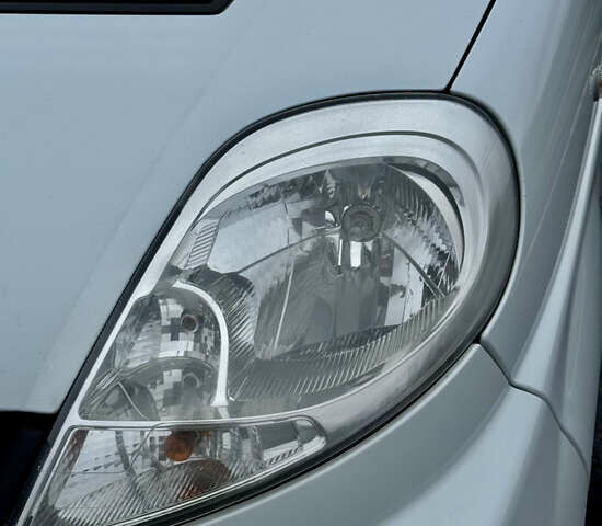 Белый Рено Трафик, объемом двигателя 2 л и пробегом 265 тыс. км за 12850 $, фото 8 на Automoto.ua