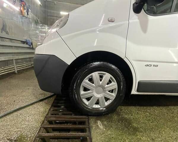 Белый Рено Трафик, объемом двигателя 2 л и пробегом 255 тыс. км за 10500 $, фото 12 на Automoto.ua