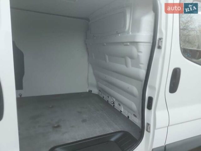 Белый Рено Трафик, объемом двигателя 2 л и пробегом 164 тыс. км за 14100 $, фото 11 на Automoto.ua