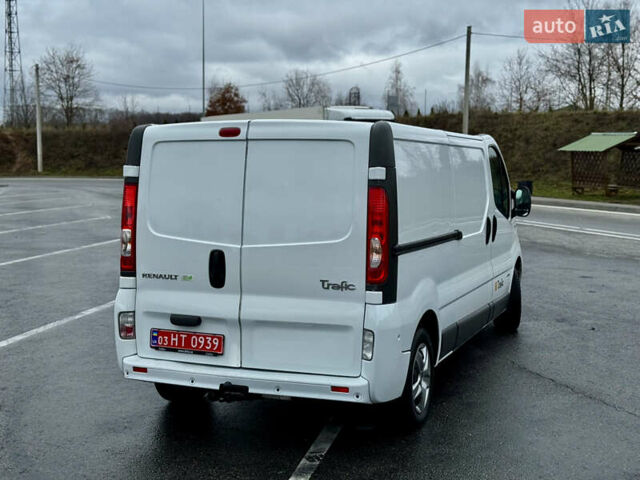 Белый Рено Трафик, объемом двигателя 2 л и пробегом 265 тыс. км за 12850 $, фото 5 на Automoto.ua