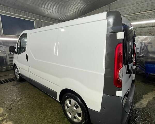 Белый Рено Трафик, объемом двигателя 2 л и пробегом 255 тыс. км за 10500 $, фото 25 на Automoto.ua