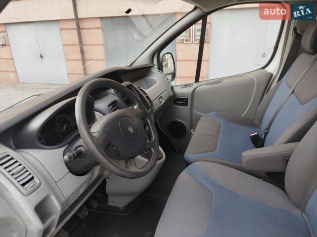 Белый Рено Трафик, объемом двигателя 2 л и пробегом 241 тыс. км за 10900 $, фото 29 на Automoto.ua