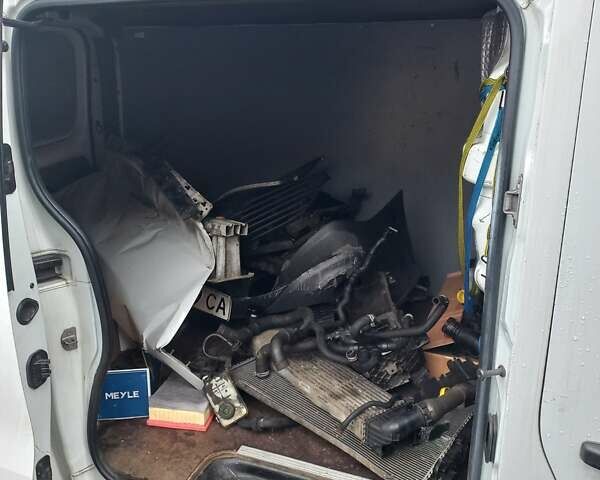 Белый Рено Трафик, объемом двигателя 1.6 л и пробегом 320 тыс. км за 8000 $, фото 6 на Automoto.ua