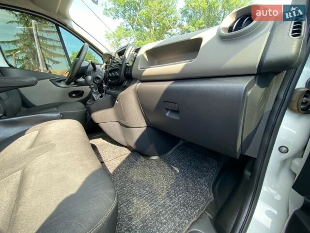 Белый Рено Трафик, объемом двигателя 1.6 л и пробегом 244 тыс. км за 14222 $, фото 18 на Automoto.ua