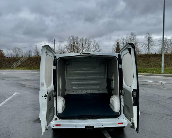 Белый Рено Трафик, объемом двигателя 2 л и пробегом 265 тыс. км за 12850 $, фото 38 на Automoto.ua