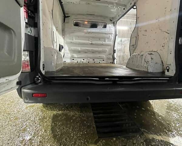 Белый Рено Трафик, объемом двигателя 2 л и пробегом 255 тыс. км за 10500 $, фото 32 на Automoto.ua