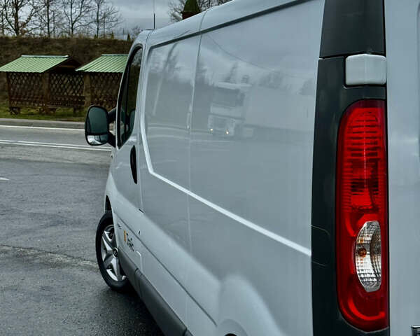 Белый Рено Трафик, объемом двигателя 2 л и пробегом 265 тыс. км за 12850 $, фото 12 на Automoto.ua