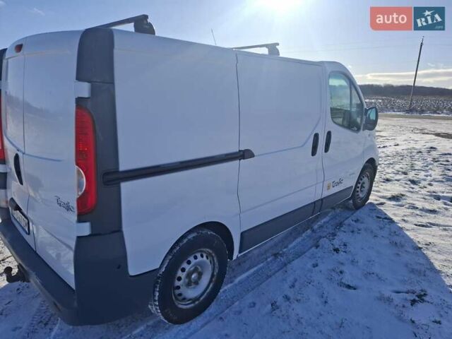 Белый Рено Трафик, объемом двигателя 2 л и пробегом 320 тыс. км за 9500 $, фото 3 на Automoto.ua