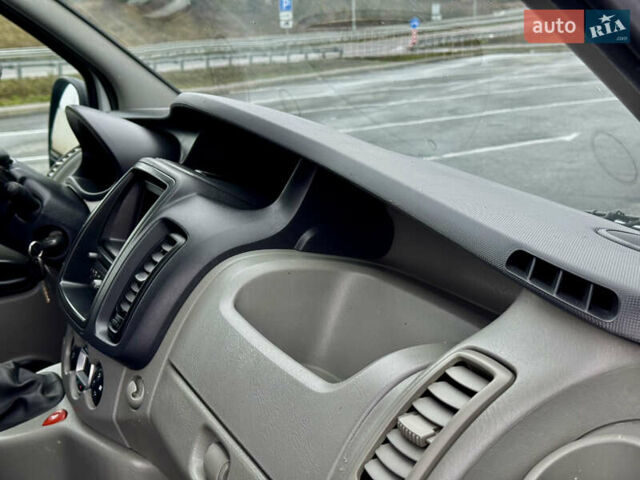 Белый Рено Трафик, объемом двигателя 2 л и пробегом 265 тыс. км за 12850 $, фото 31 на Automoto.ua