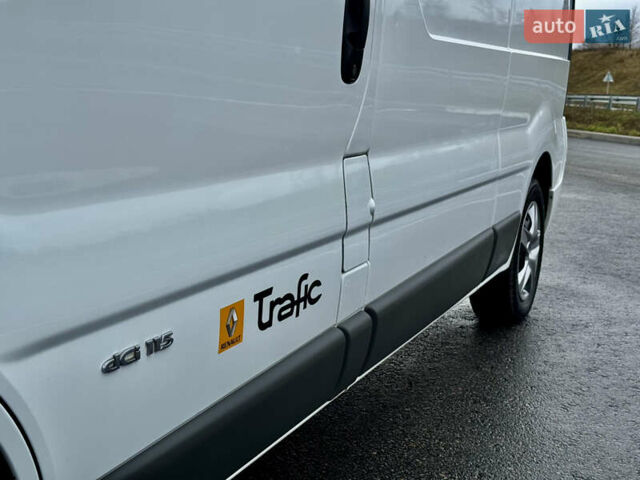 Белый Рено Трафик, объемом двигателя 2 л и пробегом 265 тыс. км за 12850 $, фото 10 на Automoto.ua