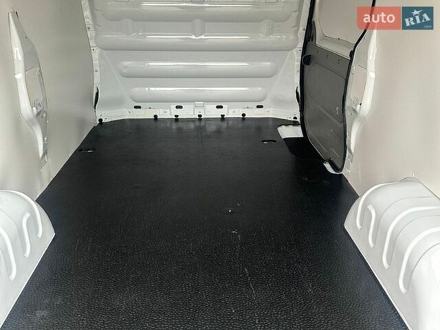 Белый Рено Трафик, объемом двигателя 2 л и пробегом 206 тыс. км за 13700 $, фото 29 на Automoto.ua
