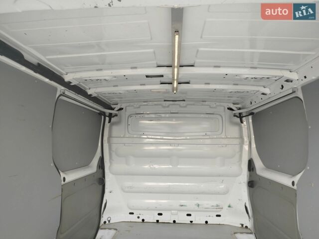 Белый Рено Трафик, объемом двигателя 2 л и пробегом 241 тыс. км за 10900 $, фото 19 на Automoto.ua