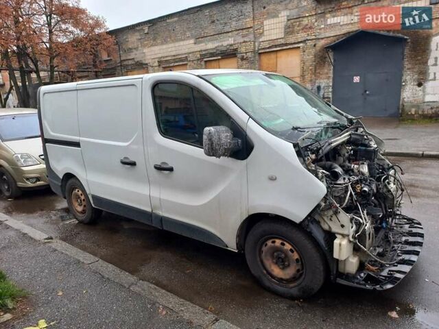 Белый Рено Трафик, объемом двигателя 1.6 л и пробегом 320 тыс. км за 8000 $, фото 13 на Automoto.ua