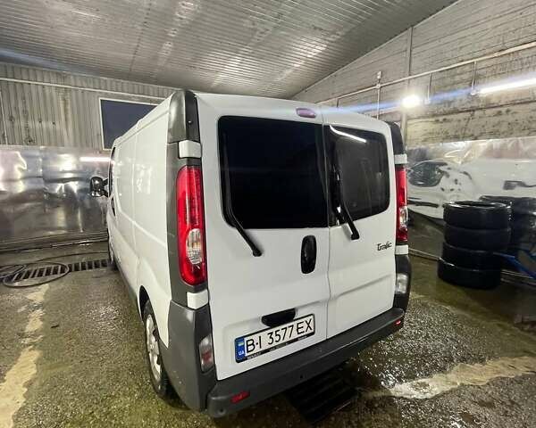 Белый Рено Трафик, объемом двигателя 2 л и пробегом 255 тыс. км за 10500 $, фото 27 на Automoto.ua