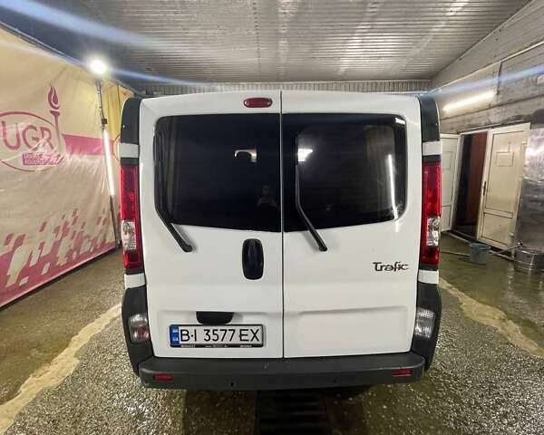 Белый Рено Трафик, объемом двигателя 2 л и пробегом 255 тыс. км за 10500 $, фото 26 на Automoto.ua