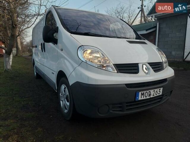 Белый Рено Трафик, объемом двигателя 2 л и пробегом 164 тыс. км за 14100 $, фото 2 на Automoto.ua