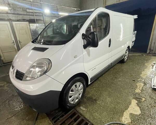 Белый Рено Трафик, объемом двигателя 2 л и пробегом 255 тыс. км за 10500 $, фото 11 на Automoto.ua