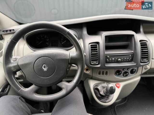 Белый Рено Трафик, объемом двигателя 2 л и пробегом 179 тыс. км за 12700 $, фото 48 на Automoto.ua