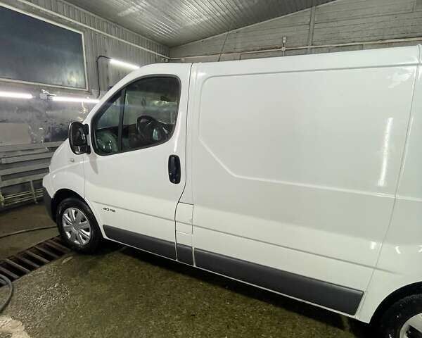 Белый Рено Трафик, объемом двигателя 2 л и пробегом 255 тыс. км за 10500 $, фото 8 на Automoto.ua