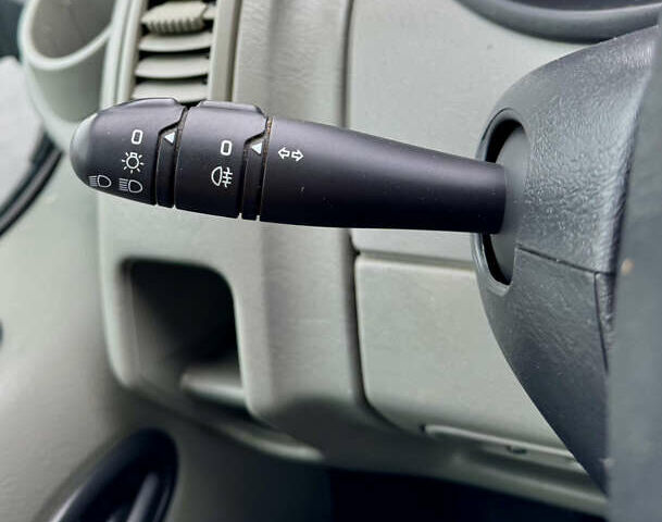 Белый Рено Трафик, объемом двигателя 2 л и пробегом 265 тыс. км за 12850 $, фото 25 на Automoto.ua