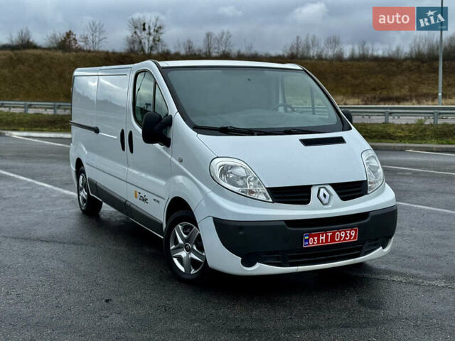 Белый Рено Трафик, объемом двигателя 2 л и пробегом 265 тыс. км за 12850 $, фото 1 на Automoto.ua