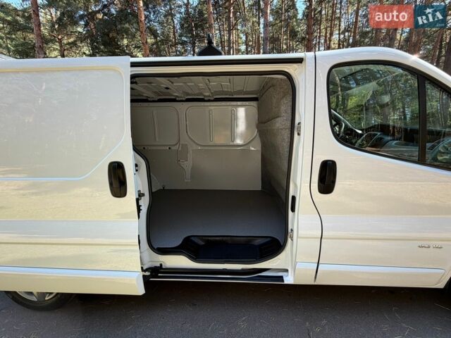 Білий Рено Трафік, об'ємом двигуна 2 л та пробігом 287 тис. км за 14800 $, фото 58 на Automoto.ua