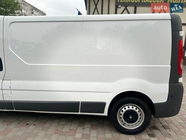 Белый Рено Трафик, объемом двигателя 2 л и пробегом 206 тыс. км за 13700 $, фото 19 на Automoto.ua