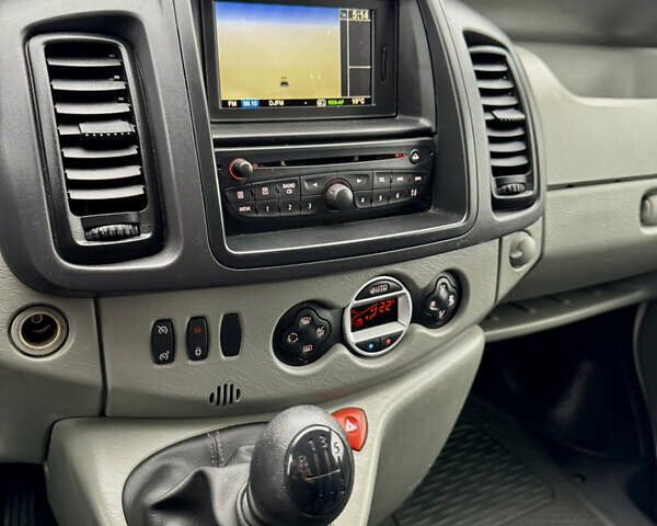 Белый Рено Трафик, объемом двигателя 2 л и пробегом 265 тыс. км за 12850 $, фото 20 на Automoto.ua