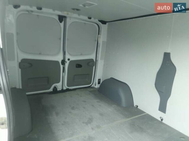 Белый Рено Трафик, объемом двигателя 2 л и пробегом 164 тыс. км за 14100 $, фото 12 на Automoto.ua