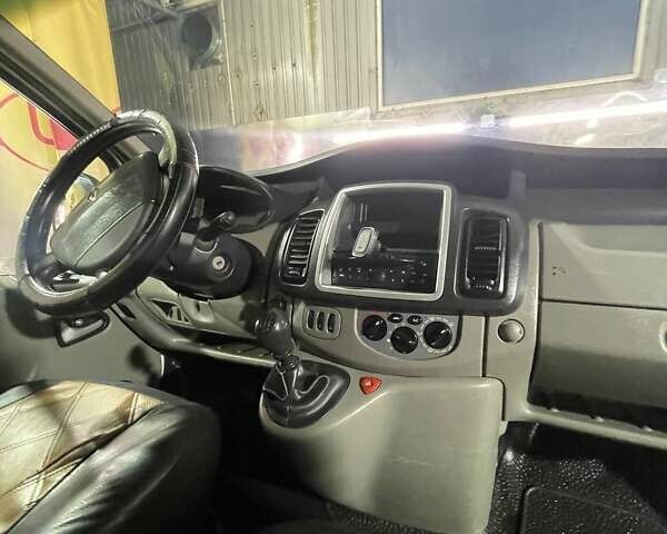 Белый Рено Трафик, объемом двигателя 2 л и пробегом 255 тыс. км за 10500 $, фото 41 на Automoto.ua