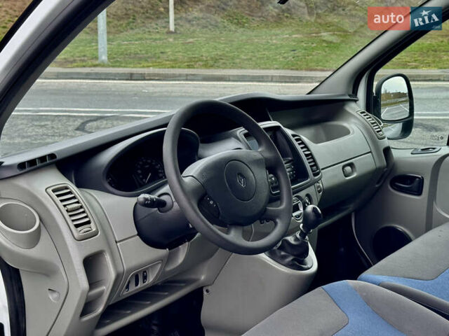 Белый Рено Трафик, объемом двигателя 2 л и пробегом 265 тыс. км за 12850 $, фото 13 на Automoto.ua