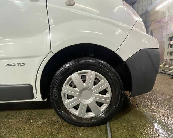 Белый Рено Трафик, объемом двигателя 2 л и пробегом 255 тыс. км за 10500 $, фото 20 на Automoto.ua