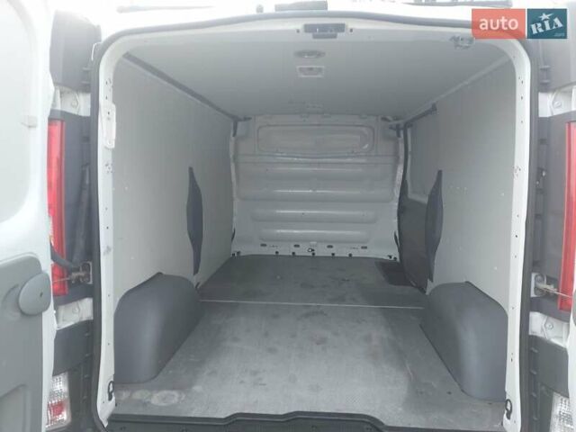 Белый Рено Трафик, объемом двигателя 2 л и пробегом 164 тыс. км за 14100 $, фото 9 на Automoto.ua
