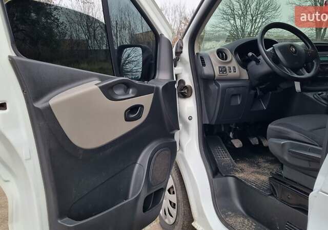 Білий Рено Трафік, об'ємом двигуна 1.6 л та пробігом 250 тис. км за 11900 $, фото 38 на Automoto.ua